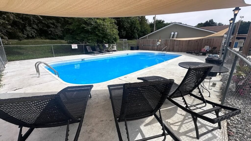 Sterett Creek pool